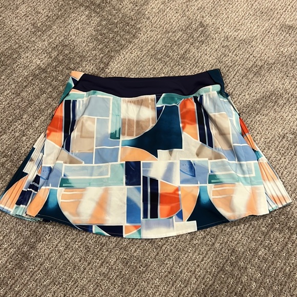 LULULEMON PEAK PLEAT SKIRT - Picture 3 of 7